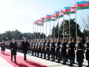 Начался визит Саакашвили в Баку